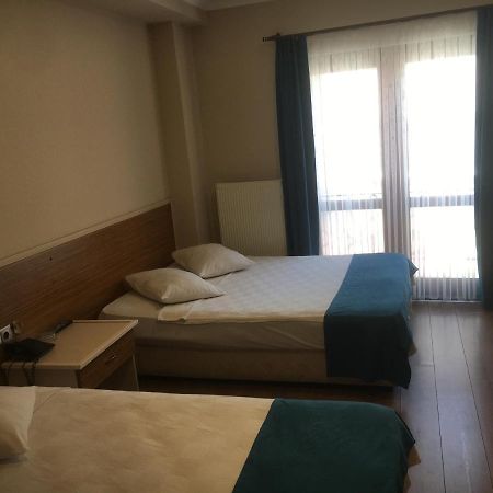 Oezguer Hotel ทรับซอน ภายนอก รูปภาพ