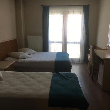 Oezguer Hotel ทรับซอน ภายนอก รูปภาพ